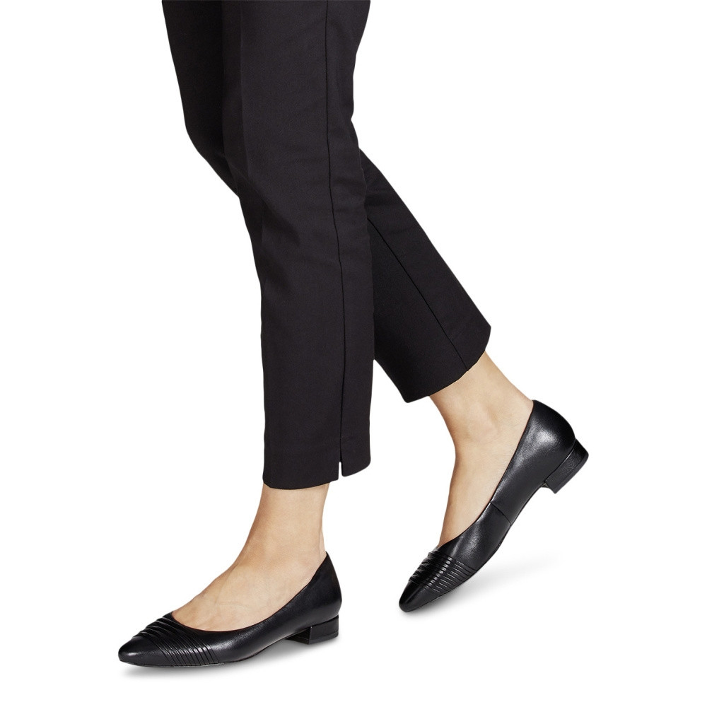 detail Dámské lodičky TAMARIS 22210-26-001 černá S1