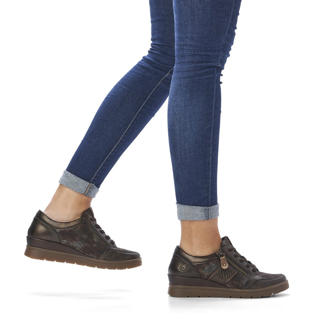 detail Dámské tenisky REMONTE R0705-25 hnědá W1