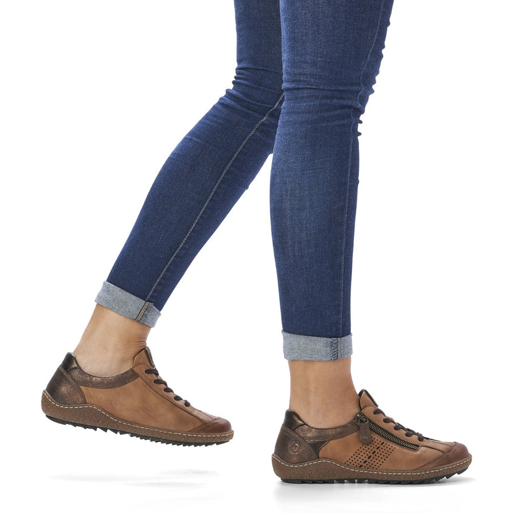 detail Dámské tenisky REMONTE R4718-20 hnědá W1