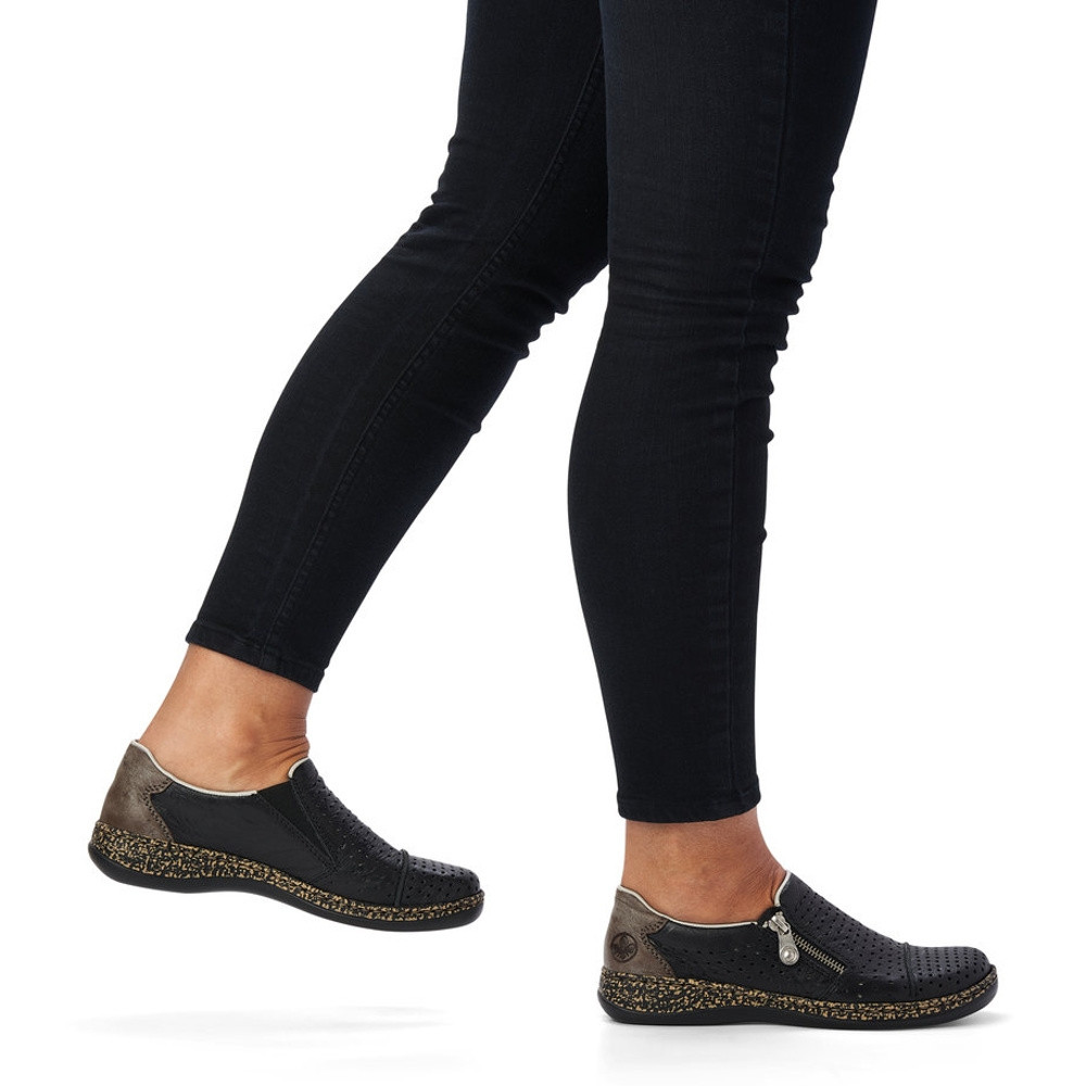 detail Dámské polobotky RIEKER RIE-10101920-S2 černá