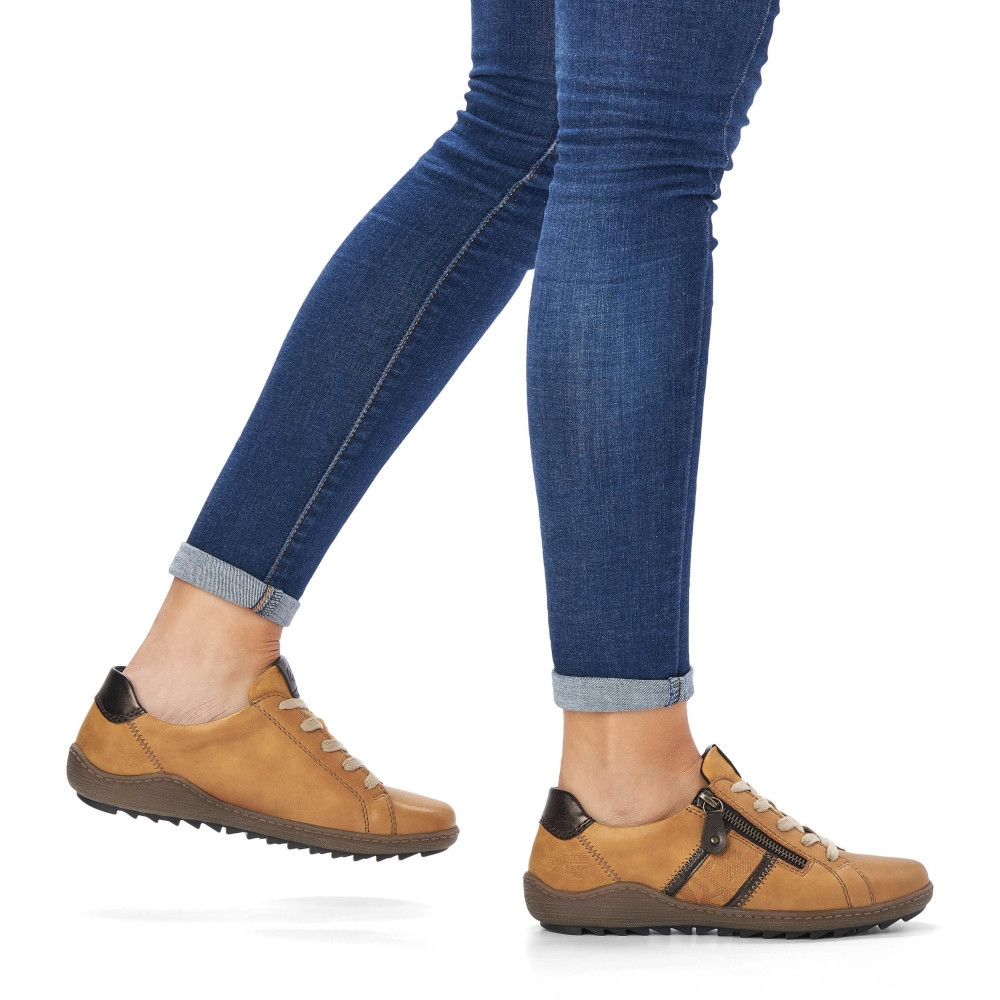 detail Dámské polobotky REMONTE RIE-10103252-W2 žlutá