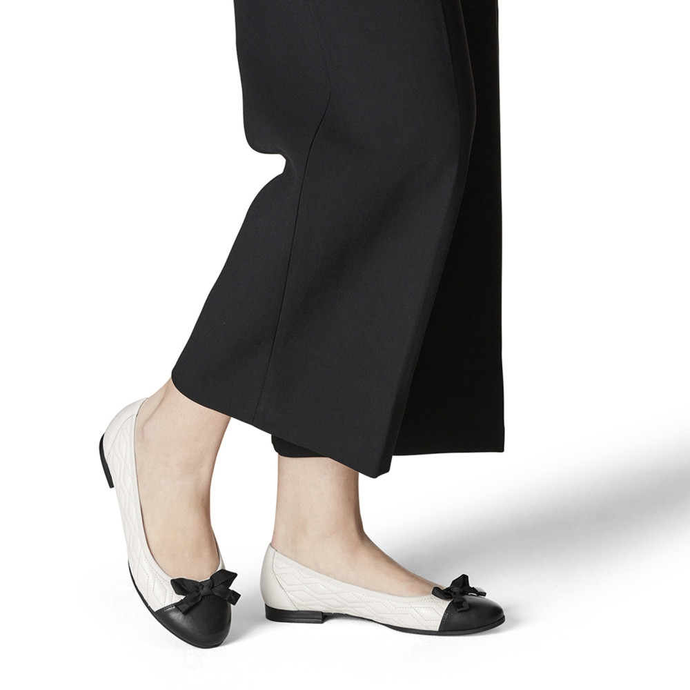 detail Dámské baleríny TAMARIS 22112-29-448 béžová W2