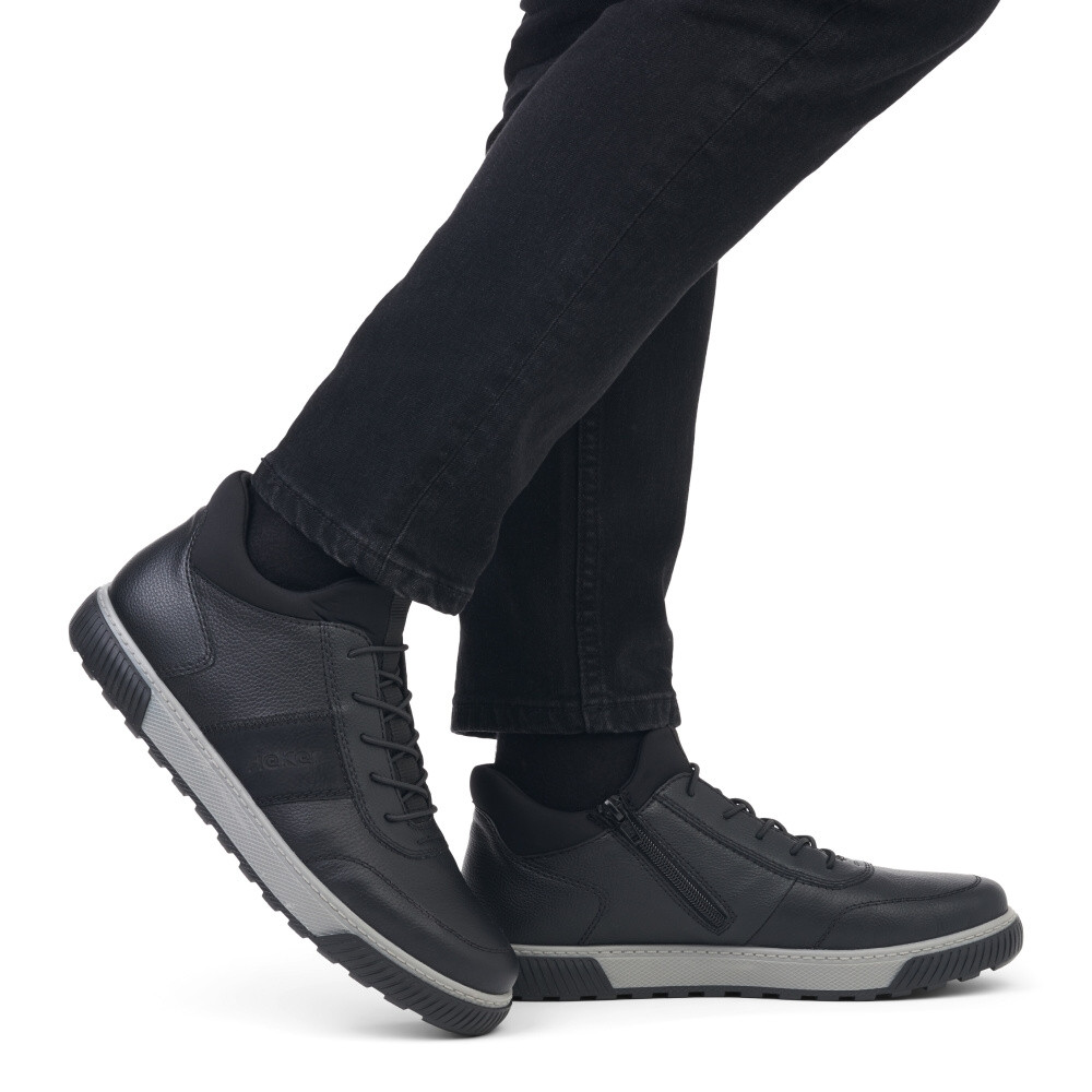 detail Pánská kotníková obuv RIEKER 18955-00 černá W3