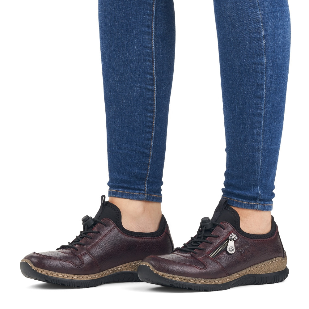 detail Dámske poltopánky RIEKER N32G0-35 červená W4