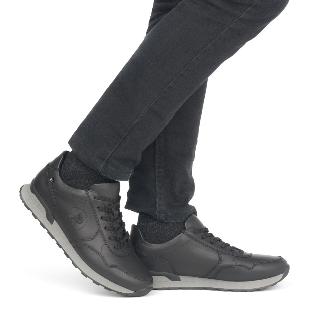 detail Pánské polobotky RIEKER U0304-00 černá W4