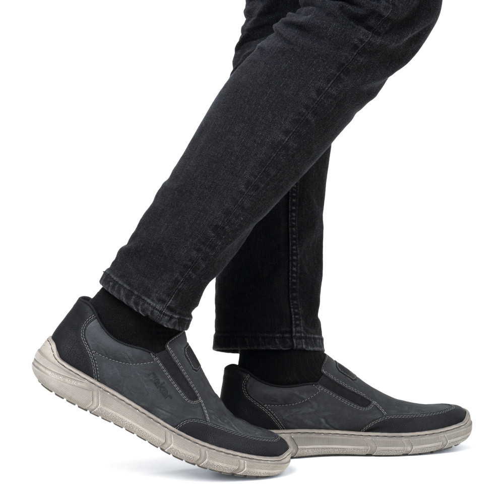 detail Pánske mokasíny RIEKER 04054-45 sivá W5