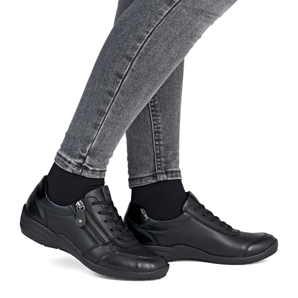 detail Dámské tenisky REMONTE R7637-05 černá W5