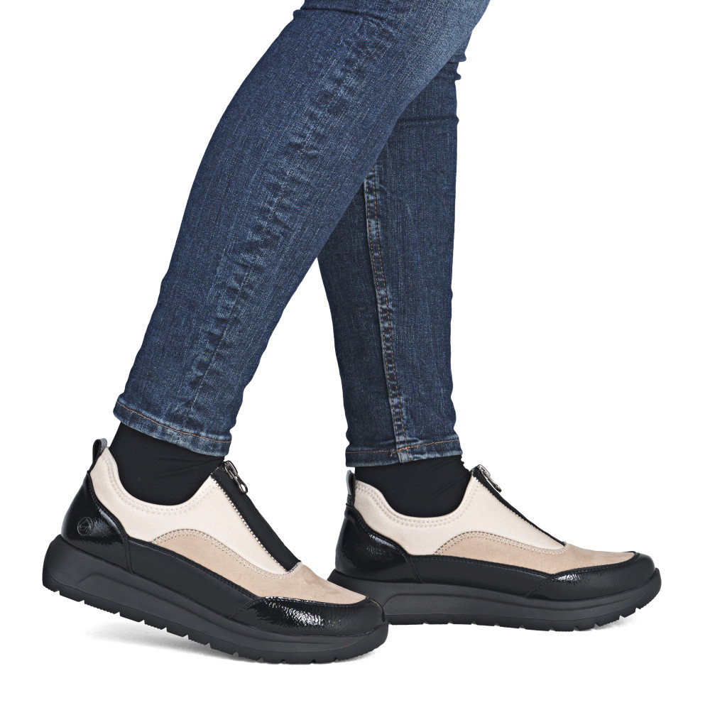 detail Dámské polobotky REMONTE D2V01-60 béžová W5