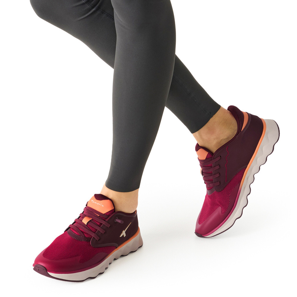 detail Dámské tenisky TAMARIS 23700-44-597 červená W5