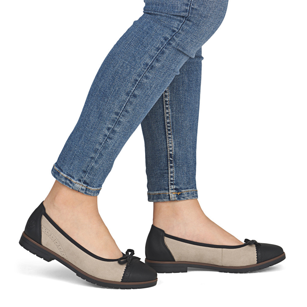 detail Dámské baleríny RIEKER 45358-60 béžová S6