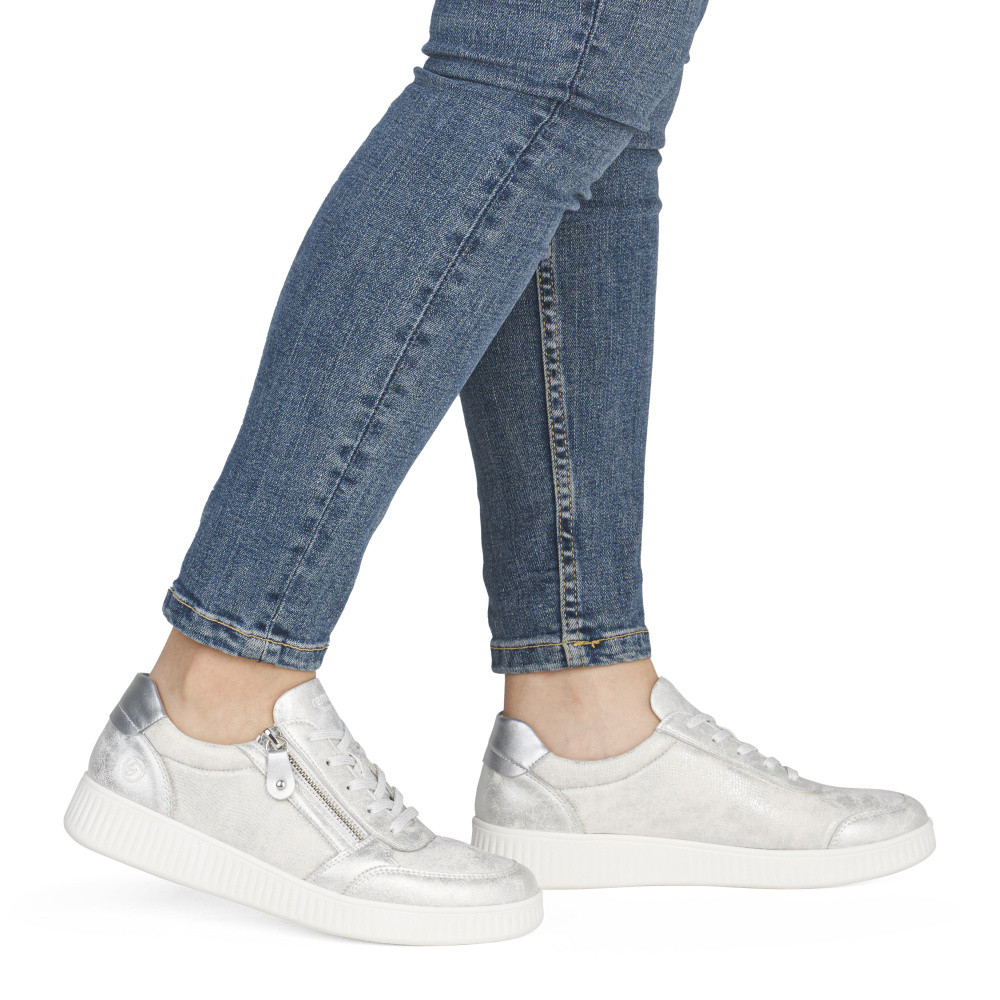 detail Dámské tenisky REMONTE D2E05-90 stříbrná S6