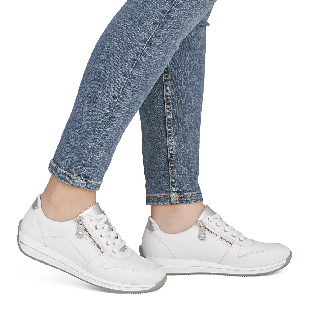 detail Dámské polobotky RIEKER N1100-81 bílá S6