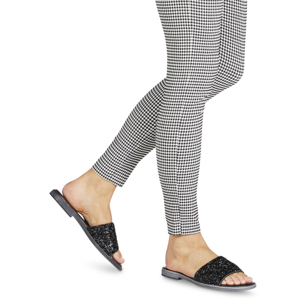 detail Dámské nazouváky TAMARIS 27117-26-047 černá S1