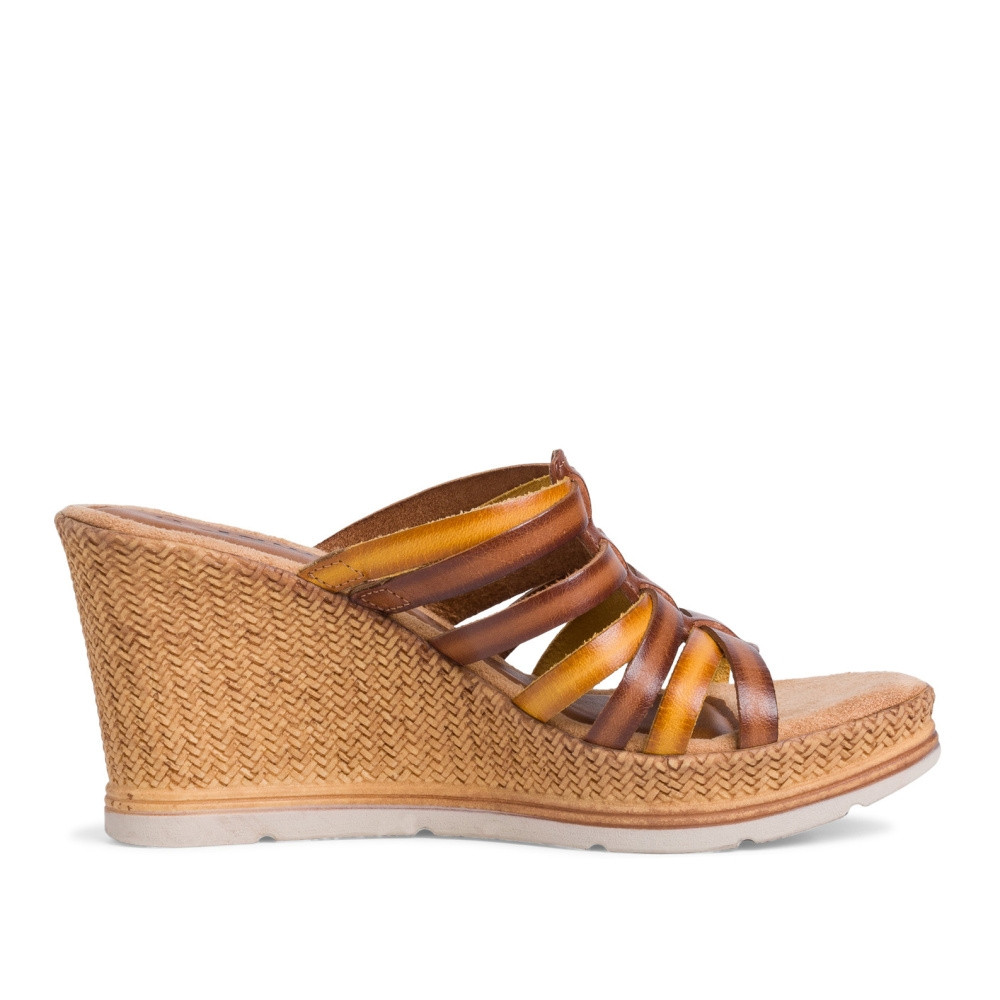 detail Dámské nazouváky TAMARIS 27228-26-384 hnědá S1