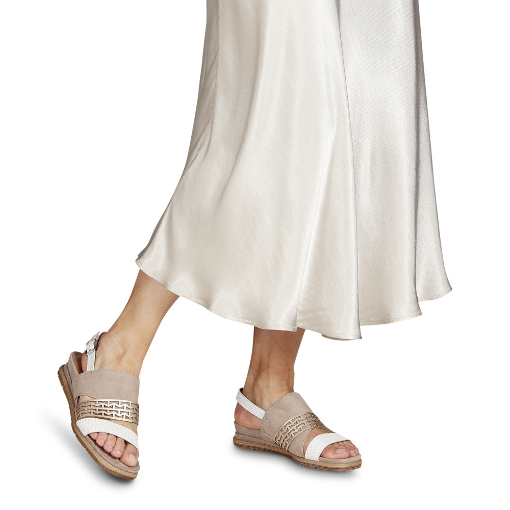 detail Dámské sandály TAMARIS TAM-10200707-S1 béžová