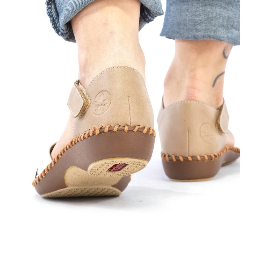 detail Dámské sandály RIEKER RIE-10201140-S2 béžová