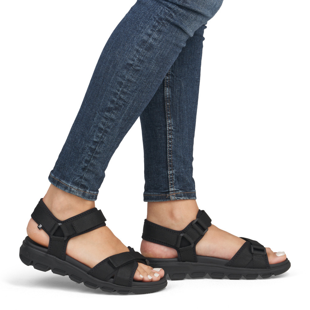 detail Dámské sandály RIEKER V8401-00 černá S5