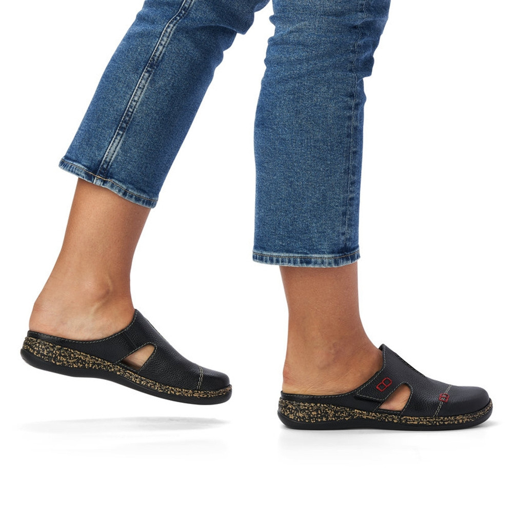 detail Dámské nazouváky RIEKER 46362-00 černá S5