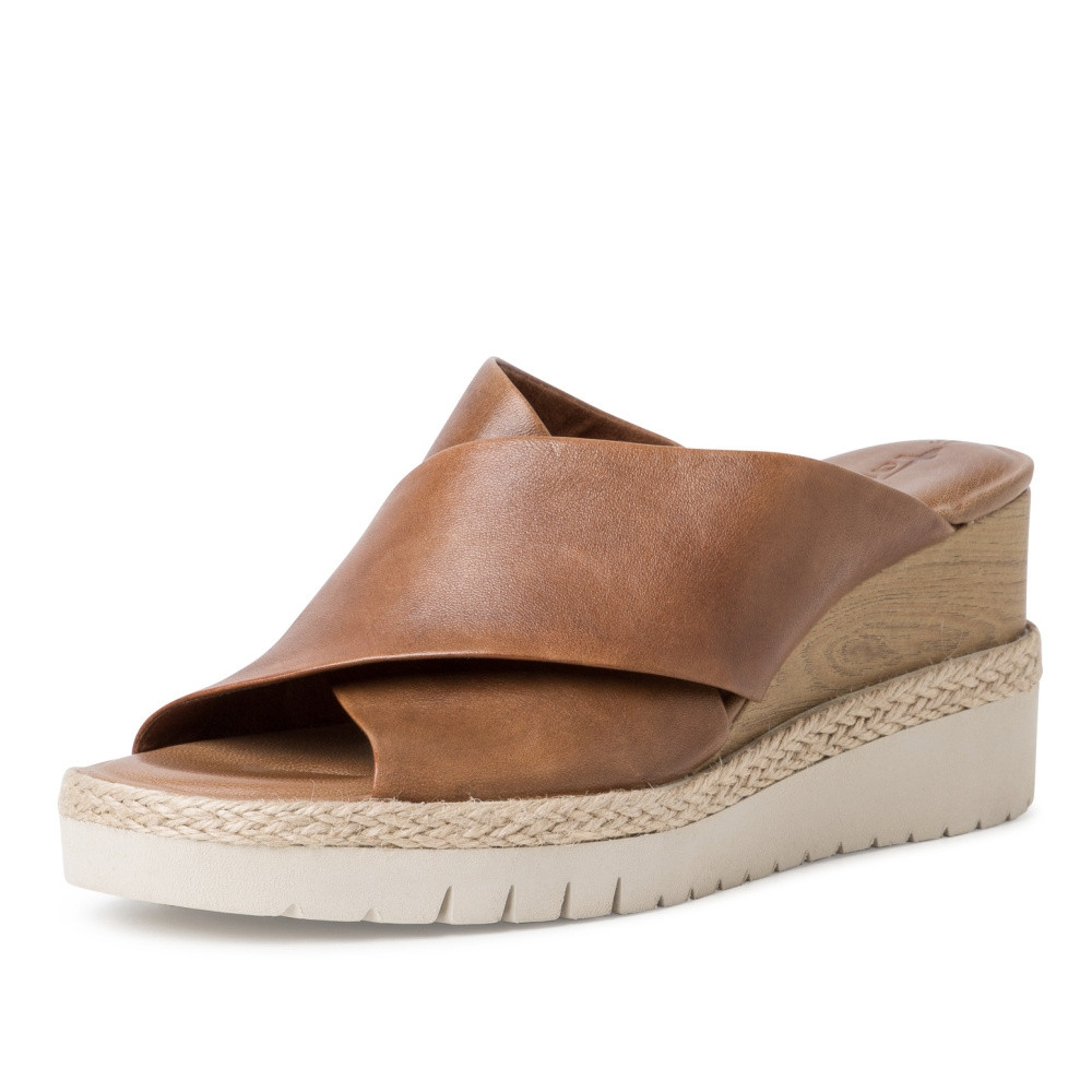 detail Dámské nazouváky TAMARIS TAM-10201542-S2 hnědá