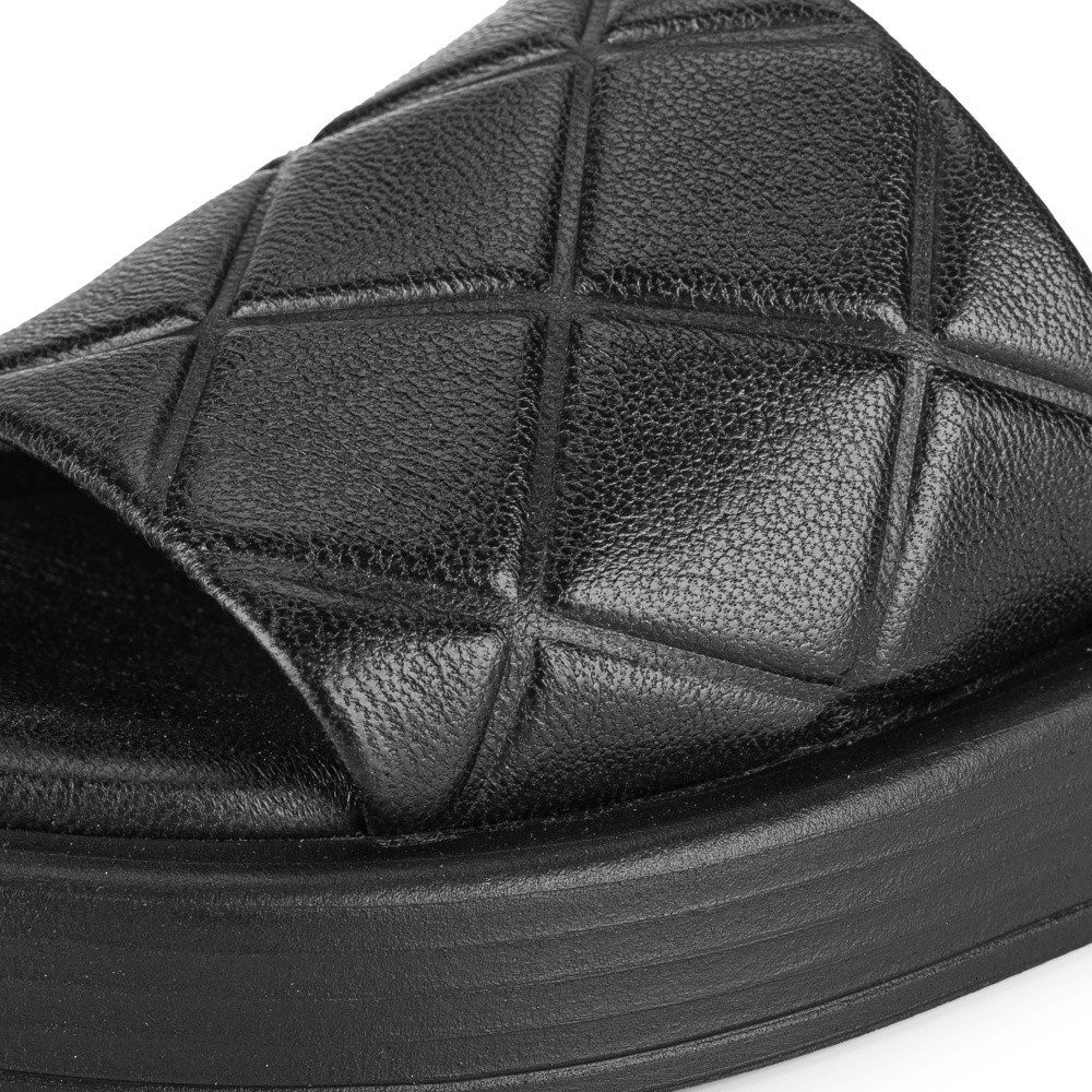 detail Dámské nazouváky TAMARIS 27232-28-007 černá S2