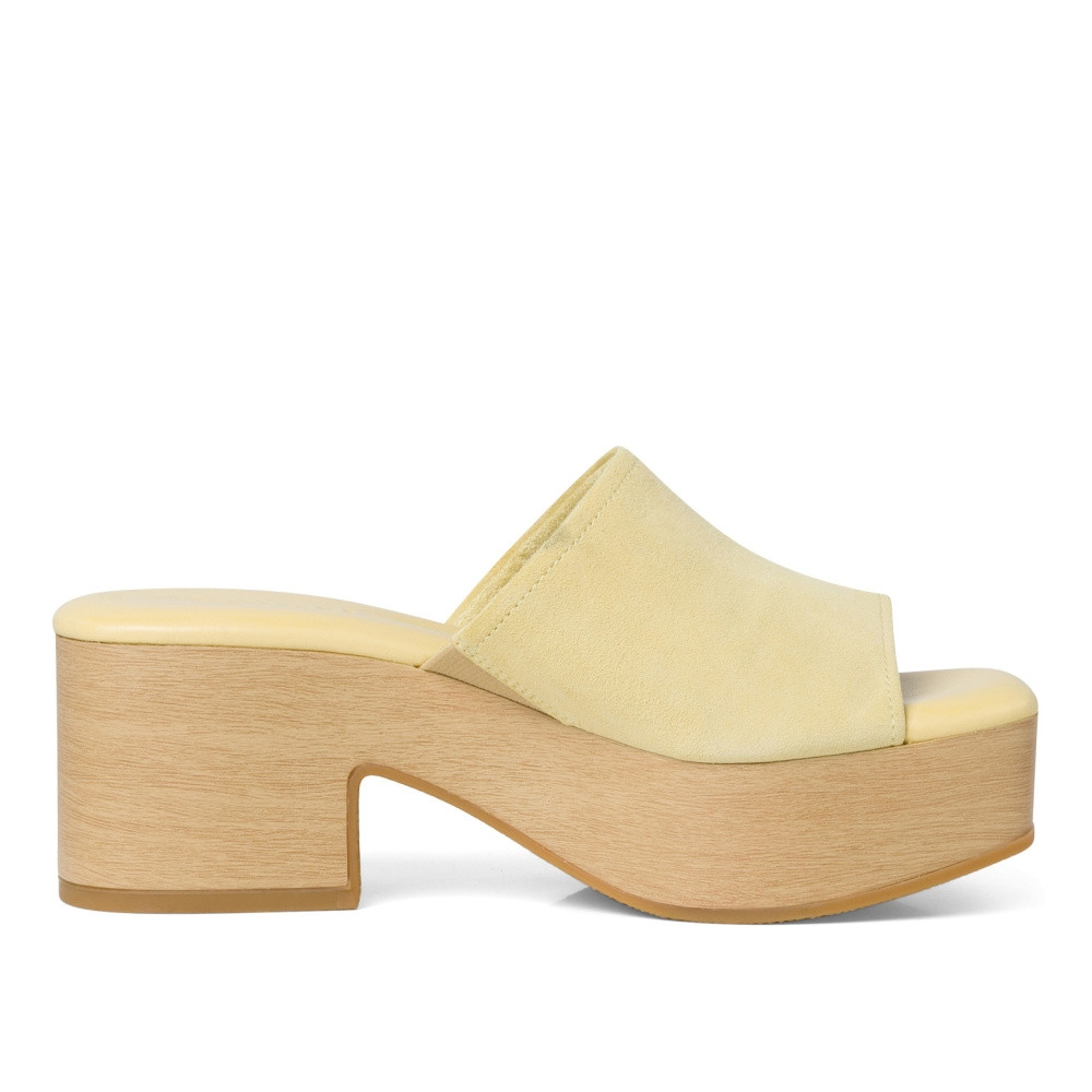 detail Dámské nazouváky TAMARIS 27243-38-670 žlutá S2