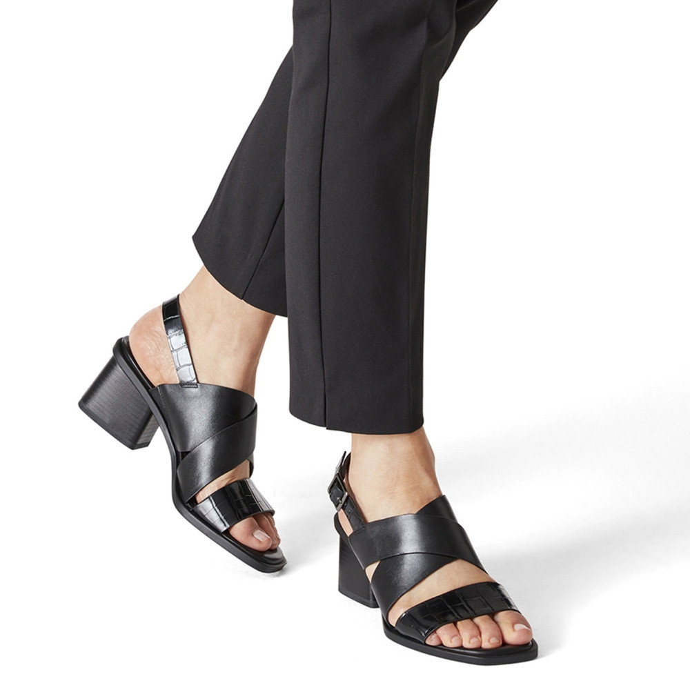 detail Dámské sandály TAMARIS TAM-10201873-S2 černá