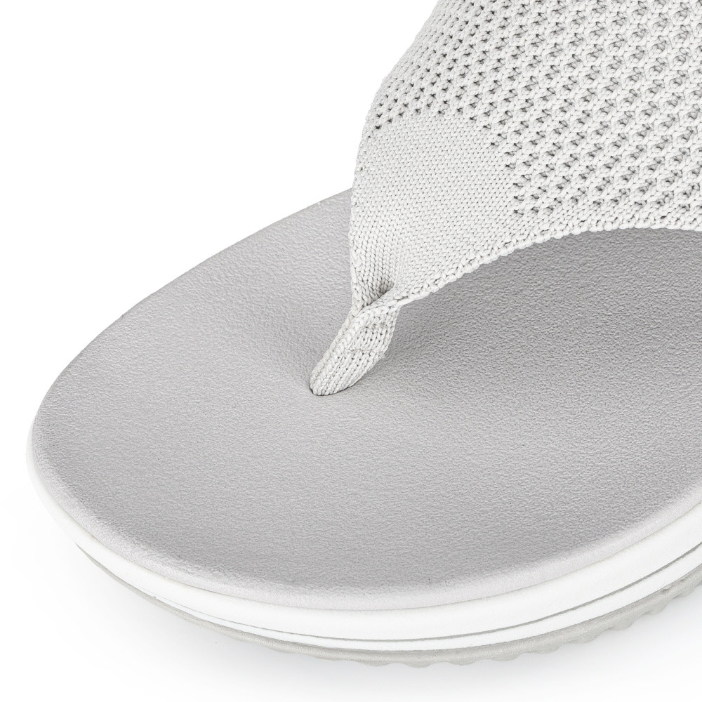 detail Dámské žabky JANA JAN-10201945-S3 šedá