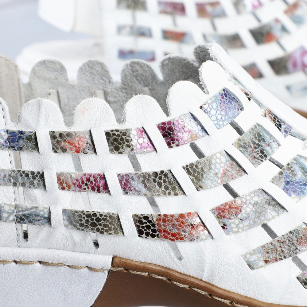 detail Dámske sandále RIEKER 47156-82 biela S3