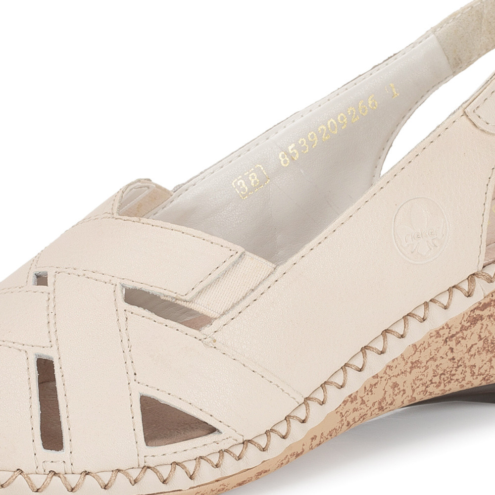 detail Dámské sandály RIEKER 66189-60 béžová S6