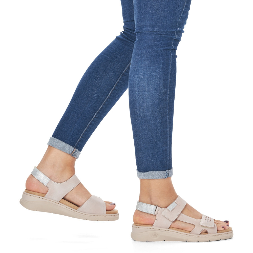 detail Dámské sandály RIEKER V9255-62 béžová S3