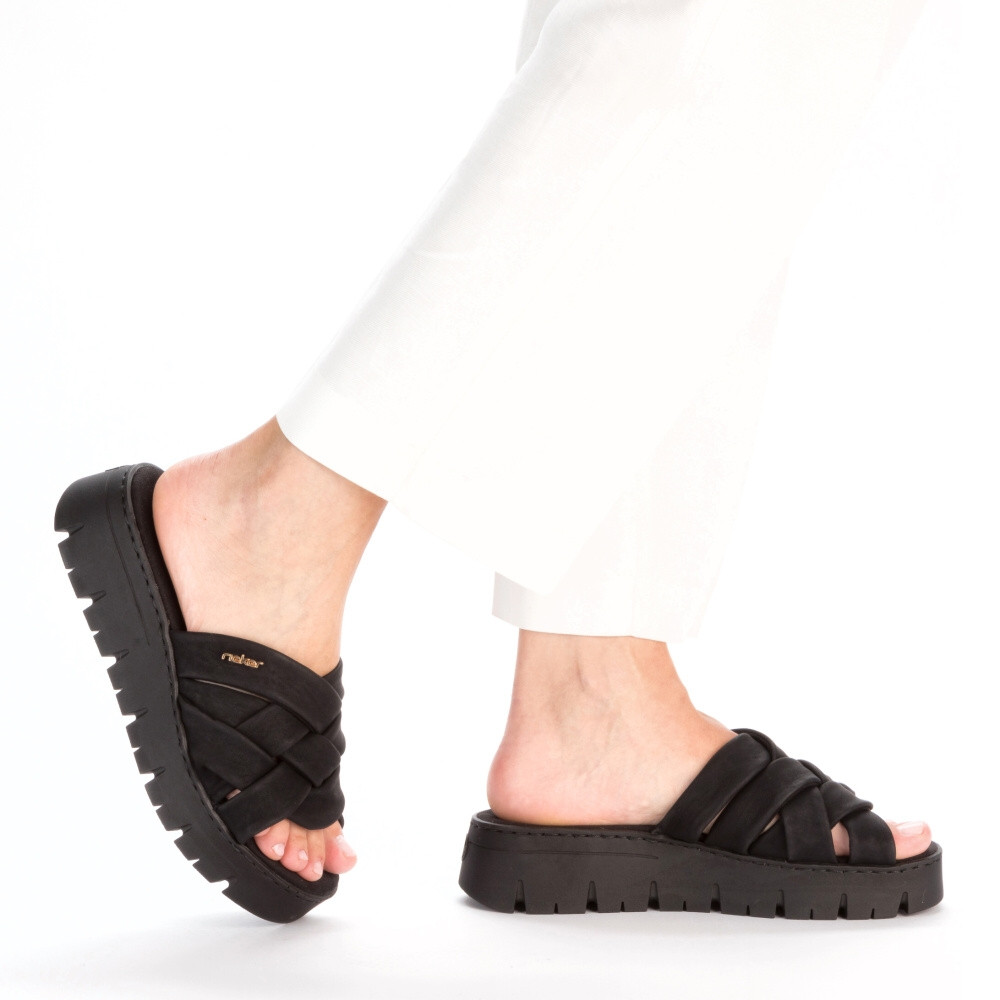 detail Dámské nazouváky RIEKER V1008-00 černá S4