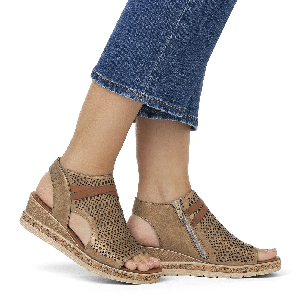 detail Dámské sandály REMONTE D3075-90 zlatá S4