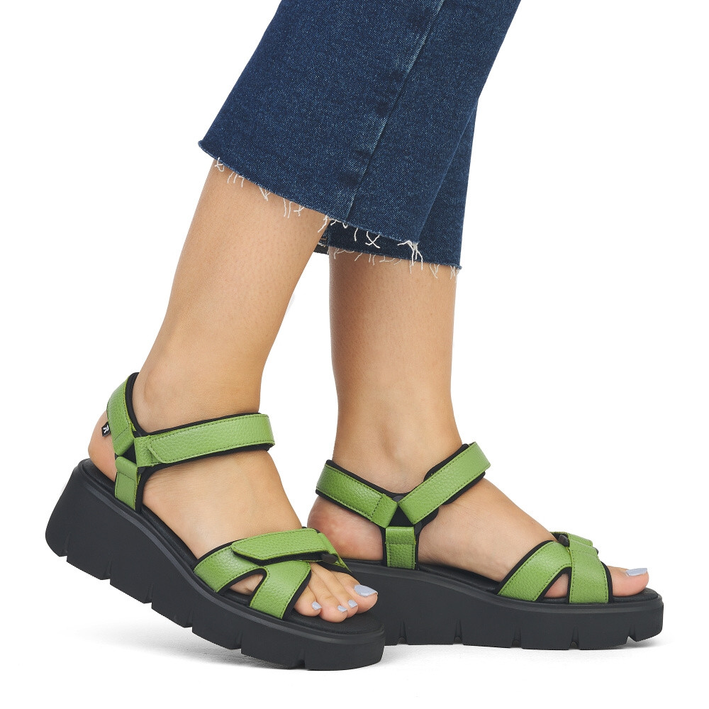 detail Dámské sandály RIEKER W1552-52 zelená S4