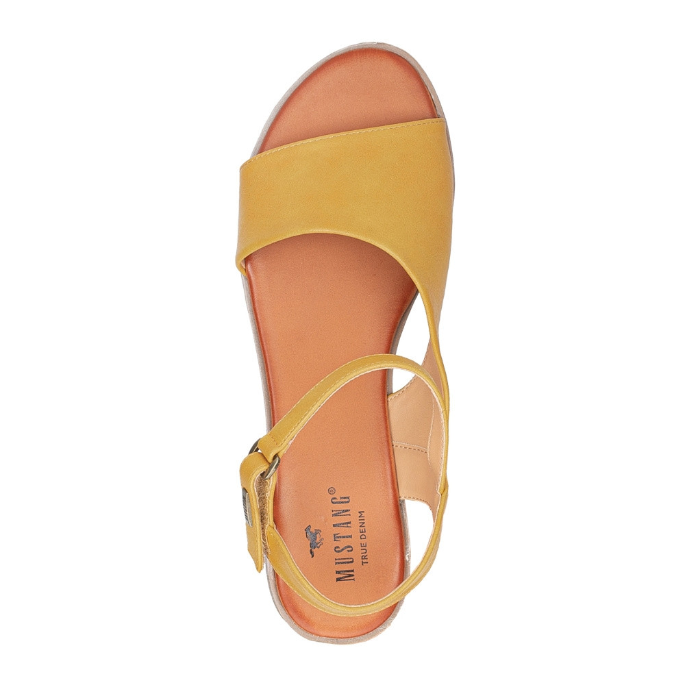 detail Dámské sandály MUSTANG 1388807-6 žlutá S4