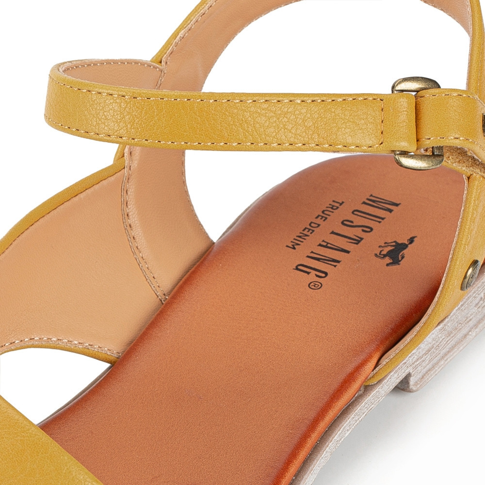 detail Dámské sandály MUSTANG 1388807-6 žlutá S4