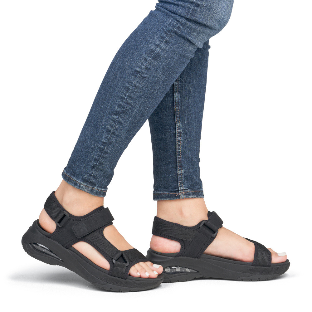 detail Dámské sandály RIEKER W3151-00 černá S5