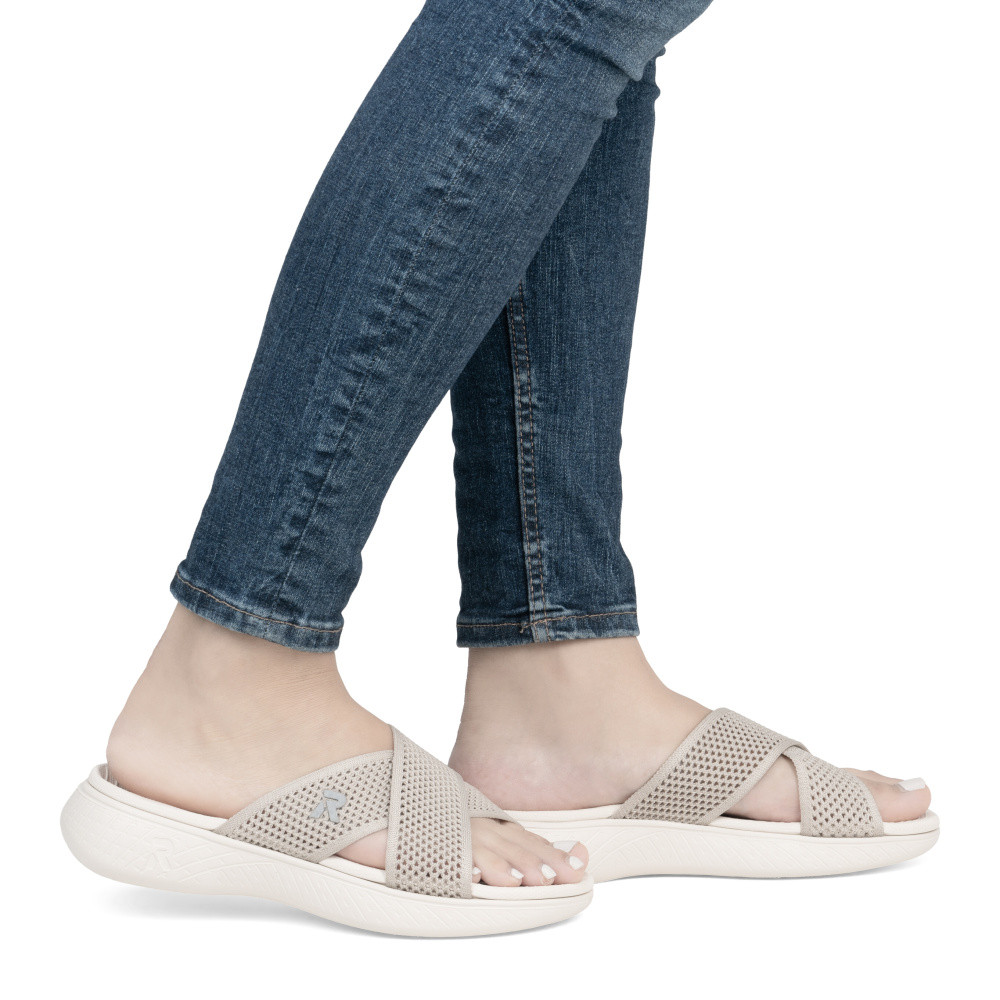 detail Dámské nazouváky RIEKER V2105-60 béžová S5