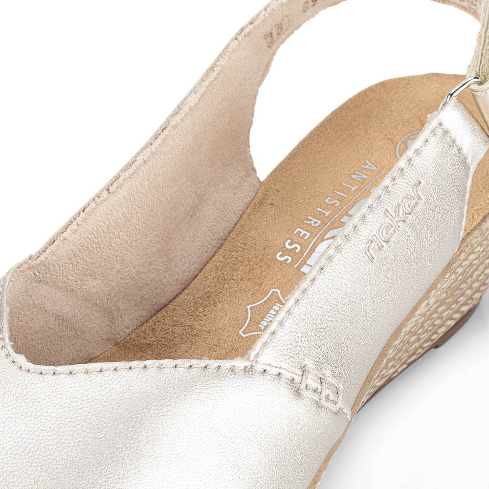 detail Dámske sandále RIEKER 62462-90 zlatá S5