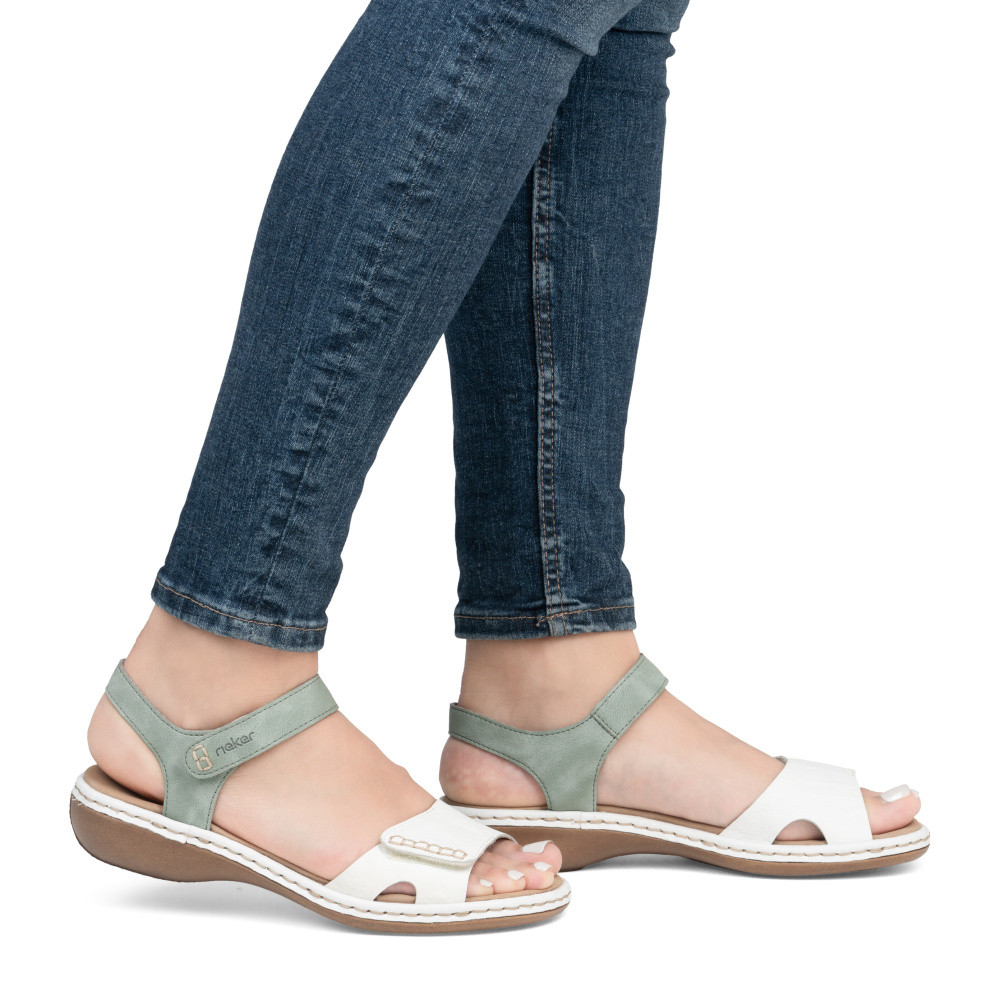 detail Dámské sandály RIEKER 65986-80 bílá S5