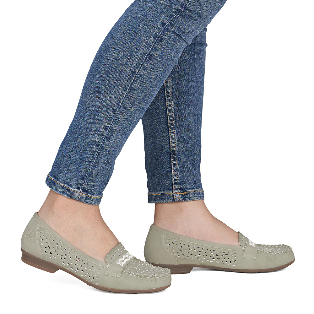 detail Dámské mokasíny RIEKER 40069-52 zelená S6