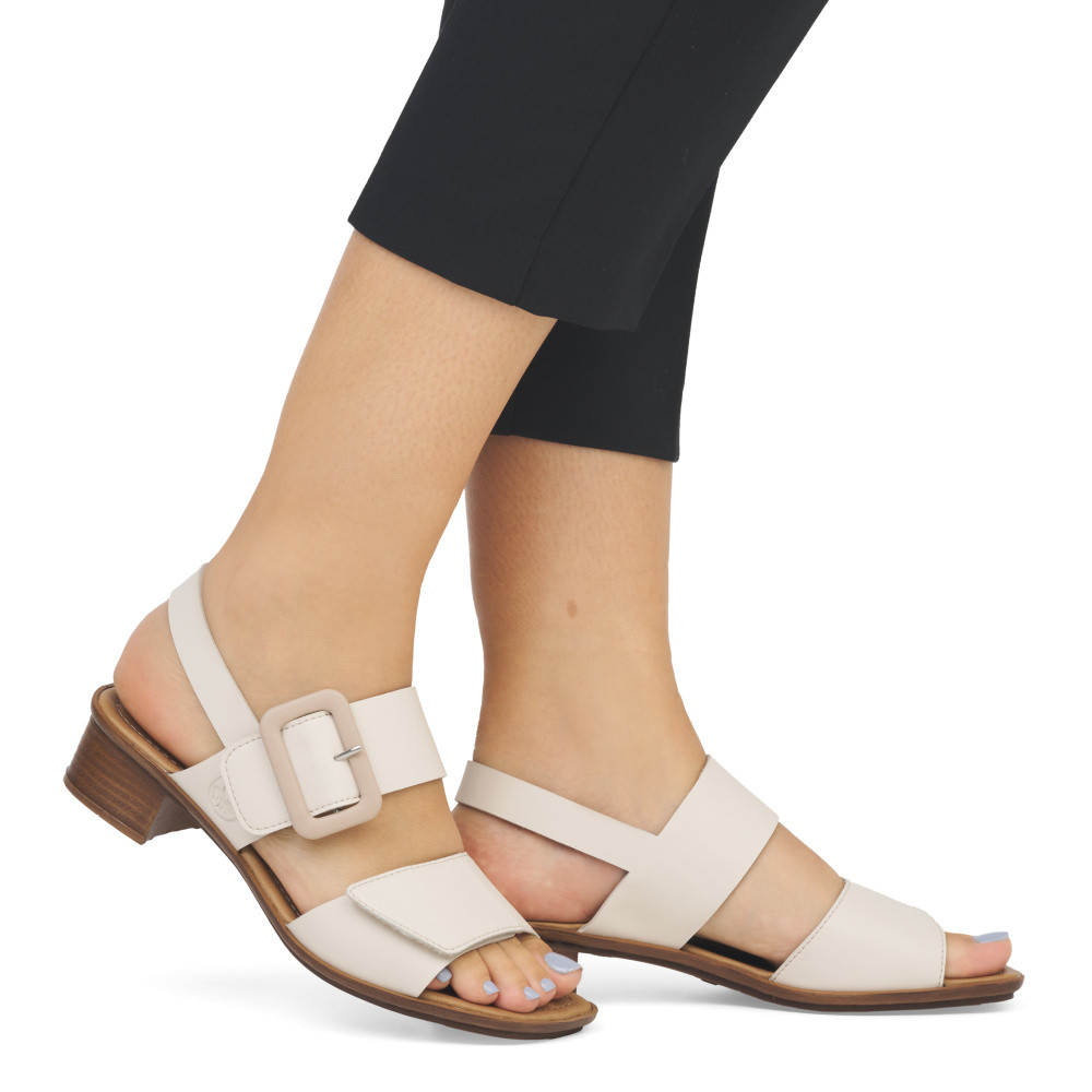 detail Dámské sandály RIEKER 62663-61 béžová S6