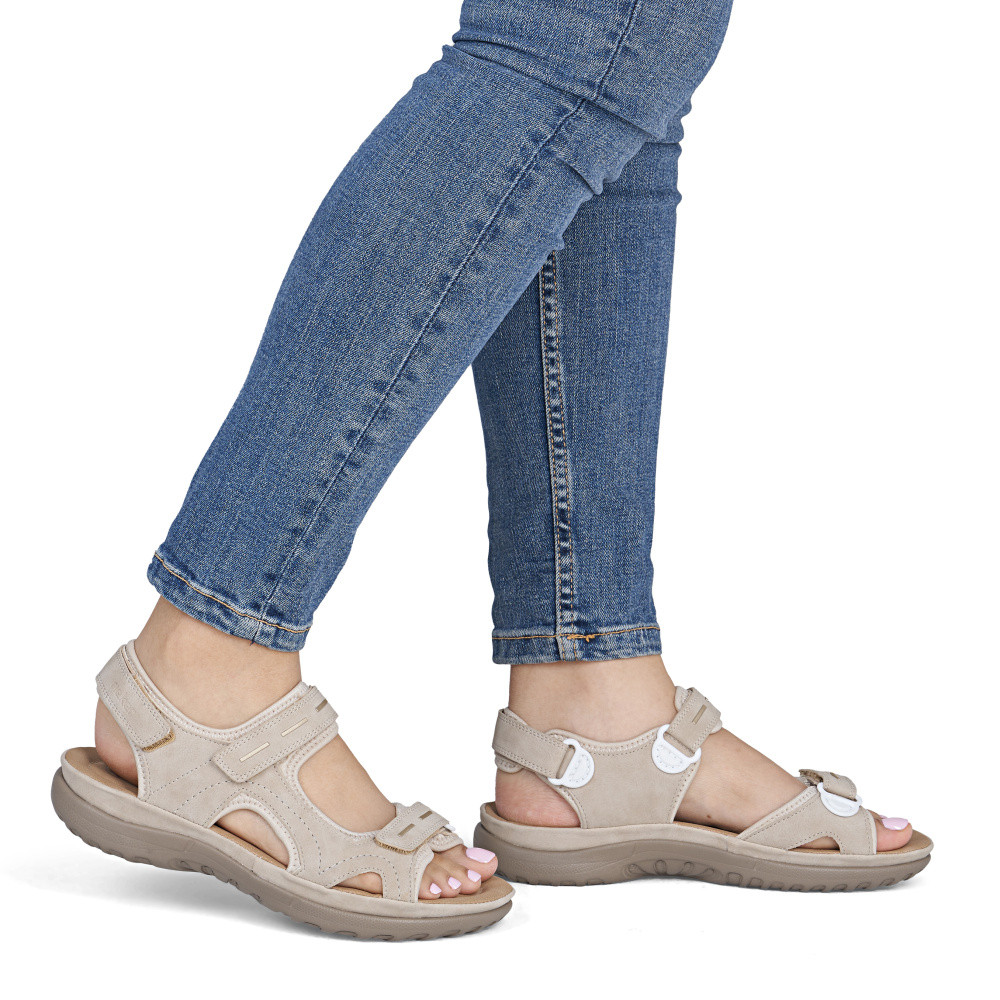 detail Dámské sandály RIEKER 64856-62 béžová S6