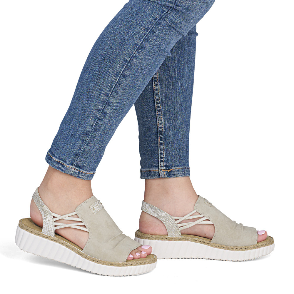 detail Dámské sandály RIEKER 69262-62 béžová S6