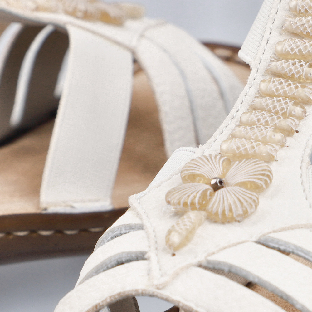 detail Dámské sandály RIEKER 60806-80 bílá S6