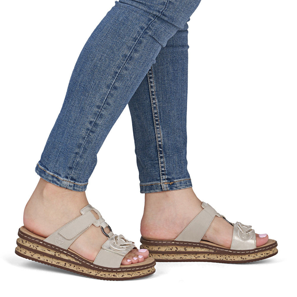 detail Dámské nazouváky RIEKER 62936-60 béžová S6