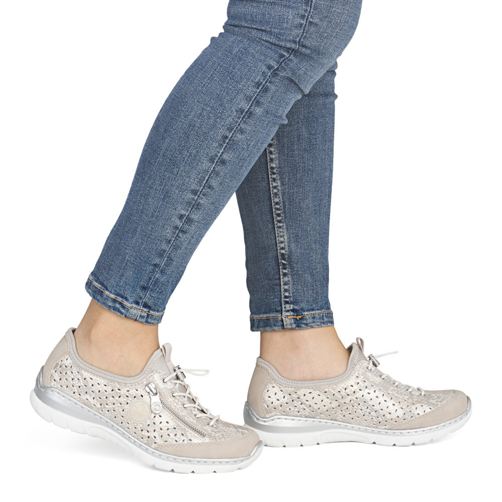 detail Dámské polobotky RIEKER L3252-92 béžová S6