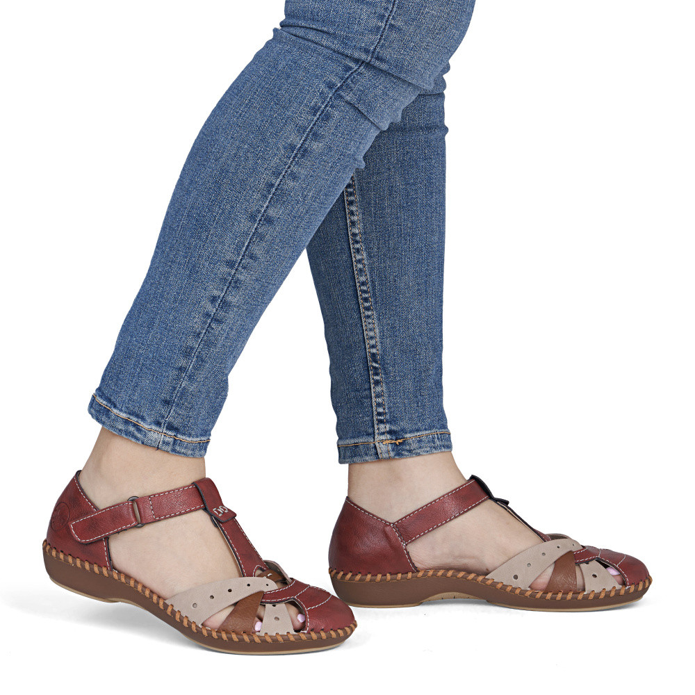 detail Dámské sandály RIEKER M1655-34 červená S6