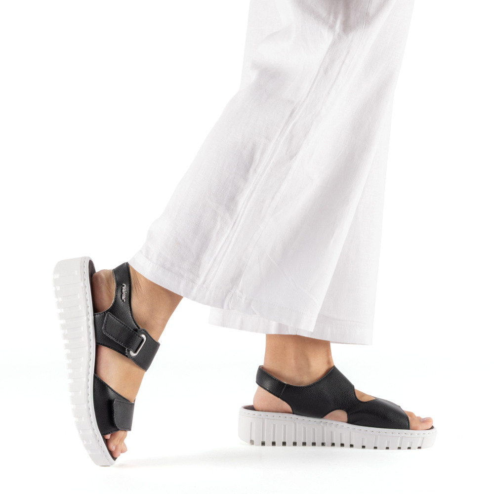 detail Dámské sandály RIEKER V1382-00 černá S6