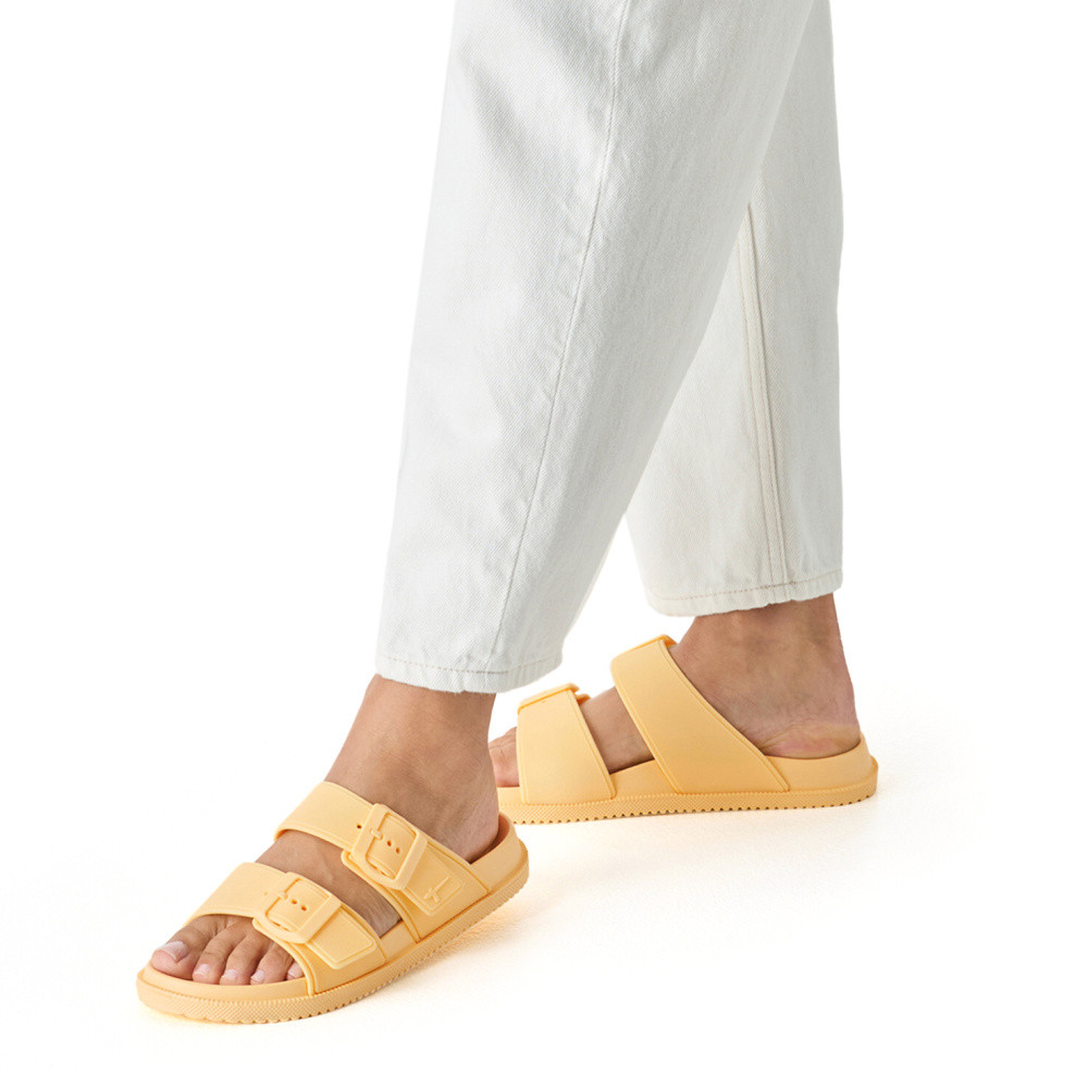 detail Dámské nazouváky TAMARIS 27430-46-611 žlutá S6