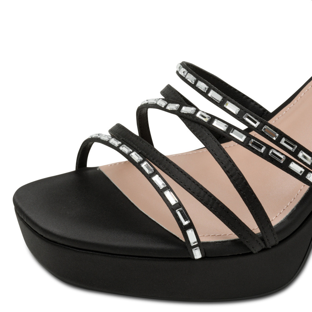 detail Dámské sandály TAMARIS 28307-46-001 černá S6